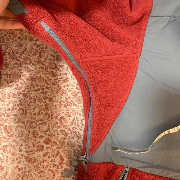 The North Face Red Fleece Jacket Size Medium - Picture 5 of 7